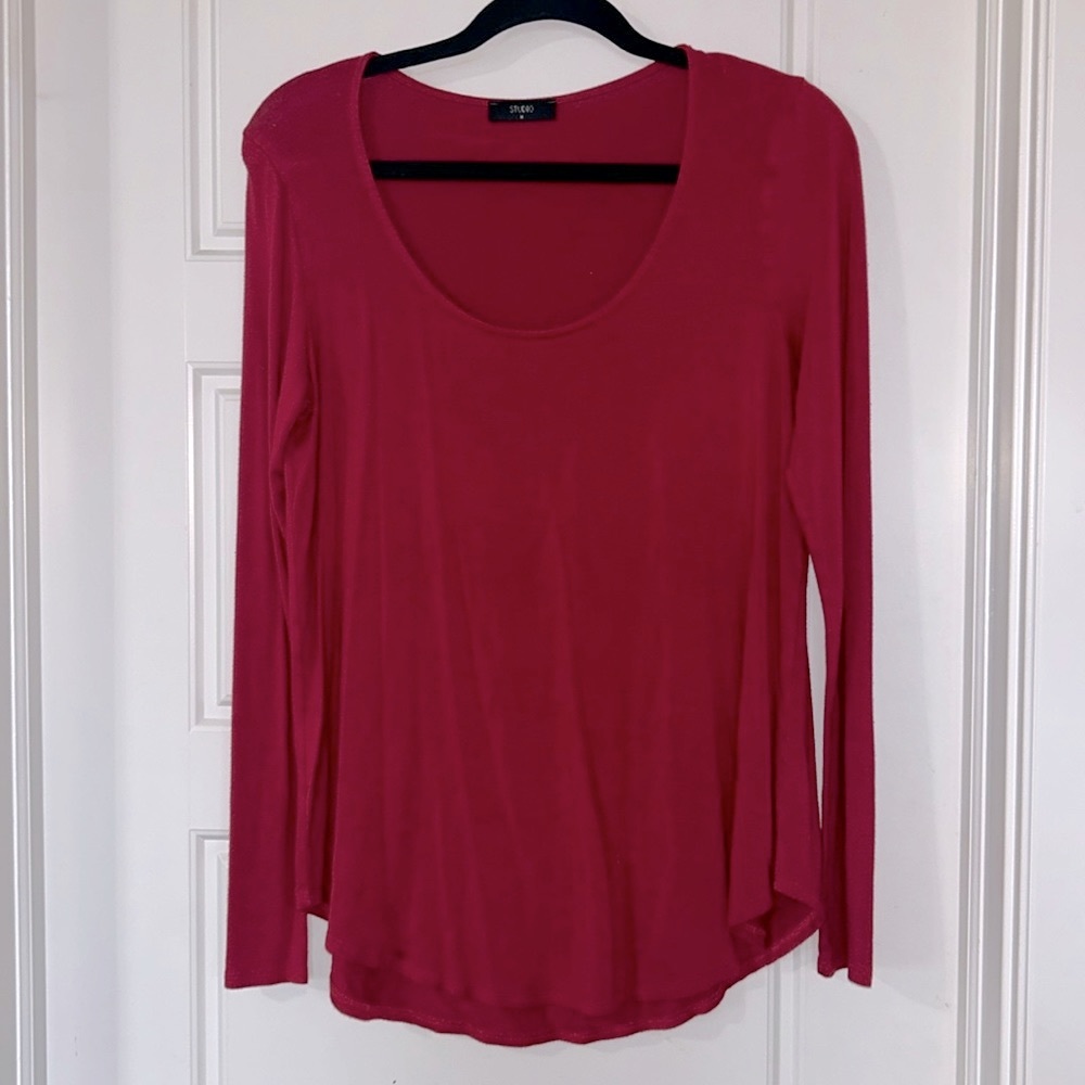 (3 for $15) Red Long Sleeved Scoop Neck Top ♥️
